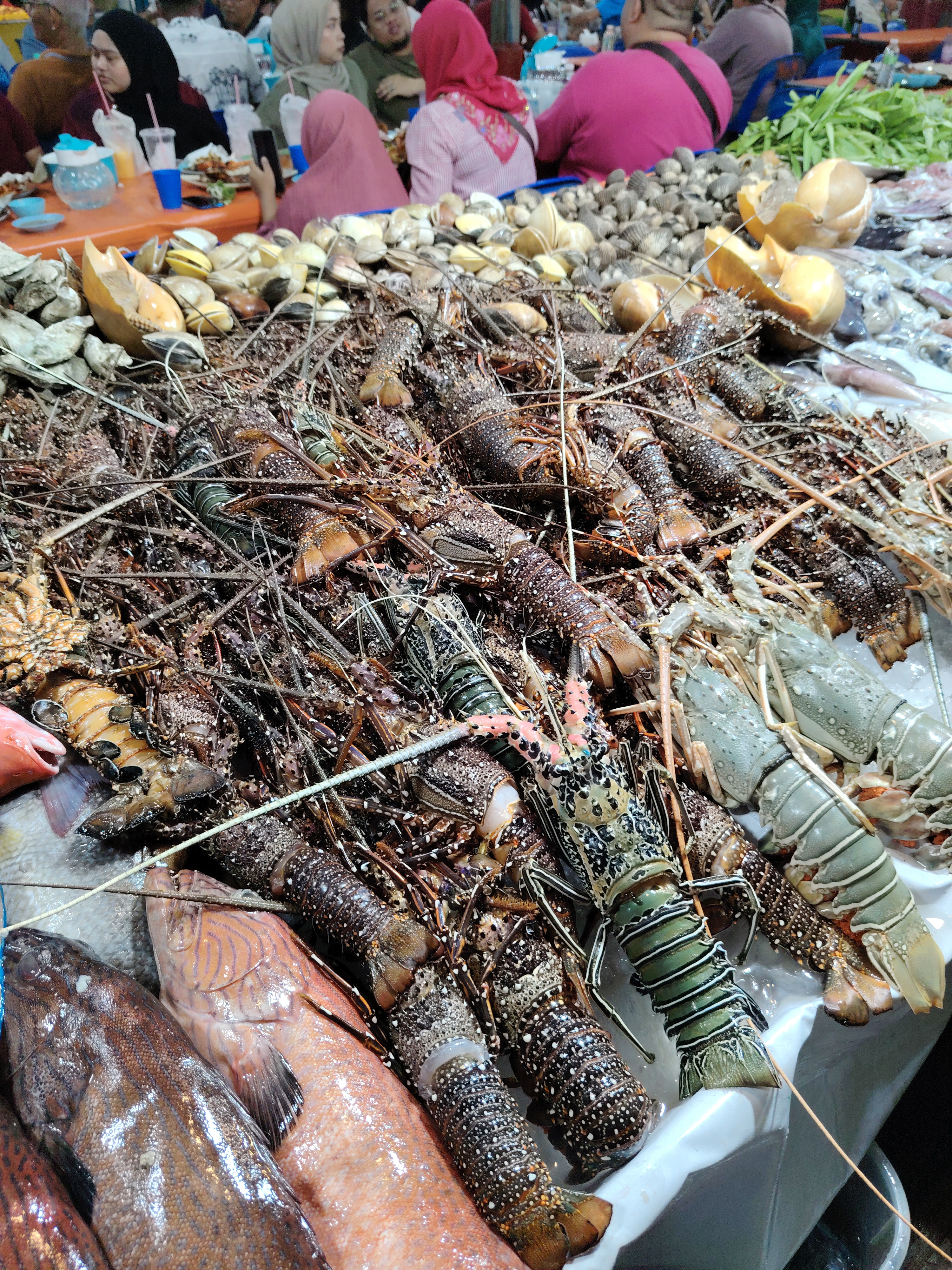 Gambar 6 Pasar Kraftangan Kota Kinabalu, Sabah