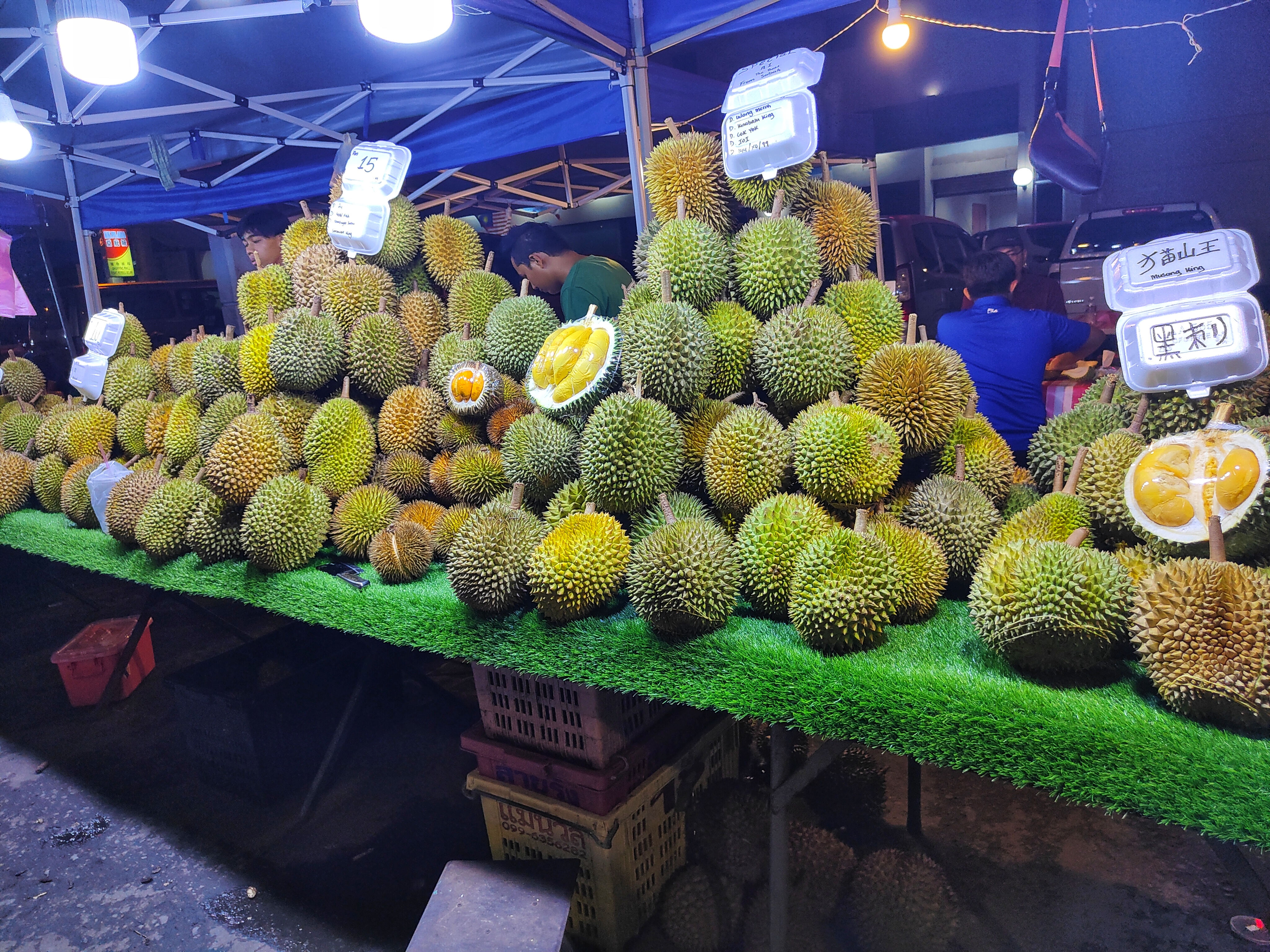 Gambar 7 Pasar Kraftangan Kota Kinabalu, Sabah