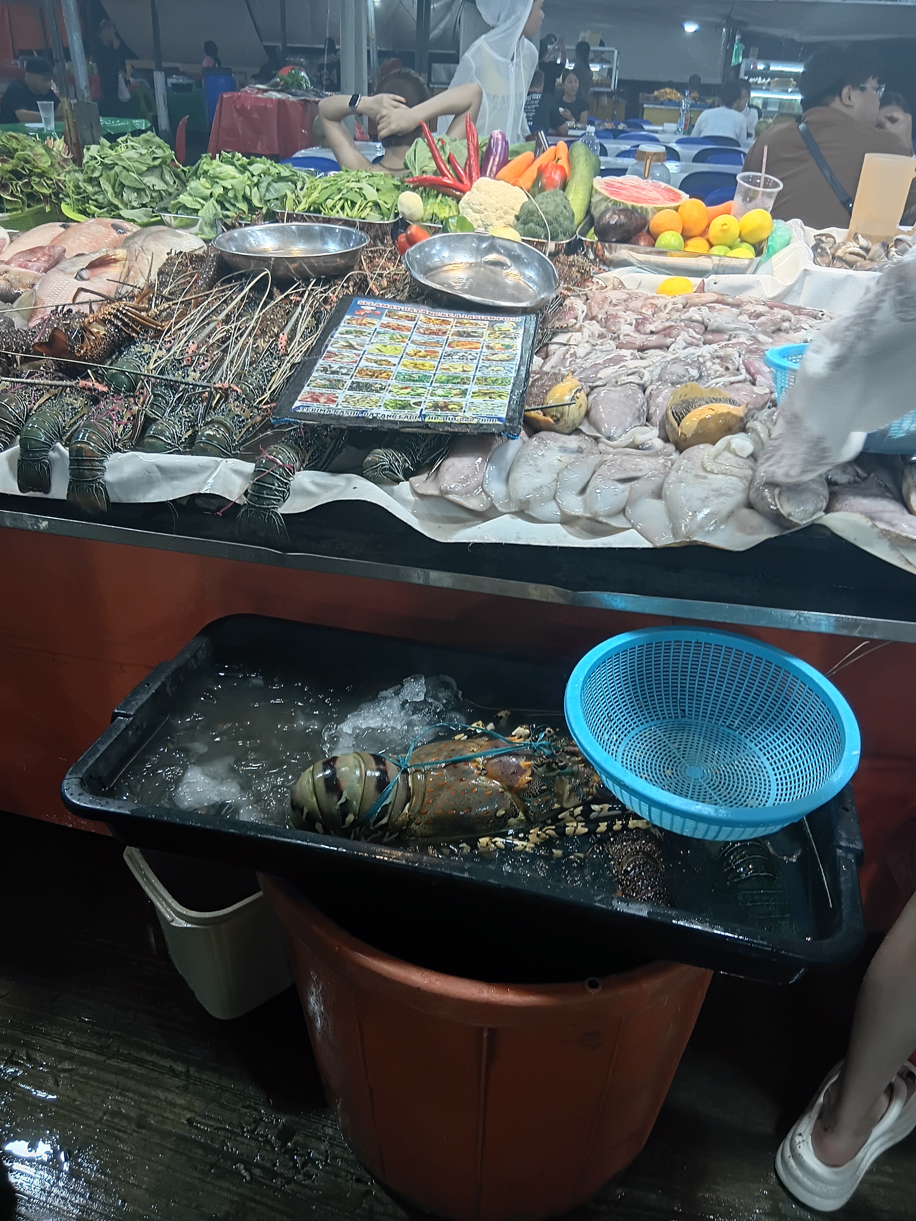 Gambar 9 Pasar Kraftangan Kota Kinabalu, Sabah