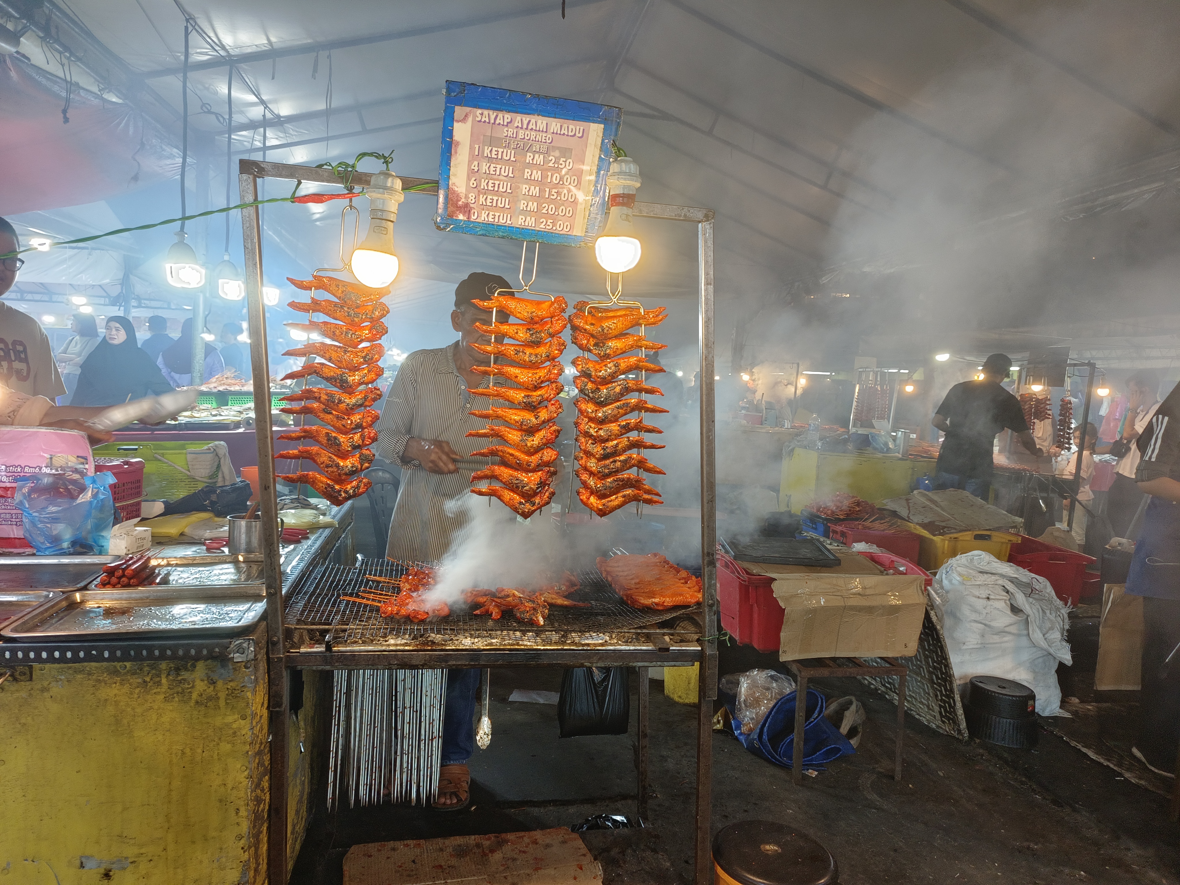 Gambar 13 Pasar Kraftangan Kota Kinabalu, Sabah