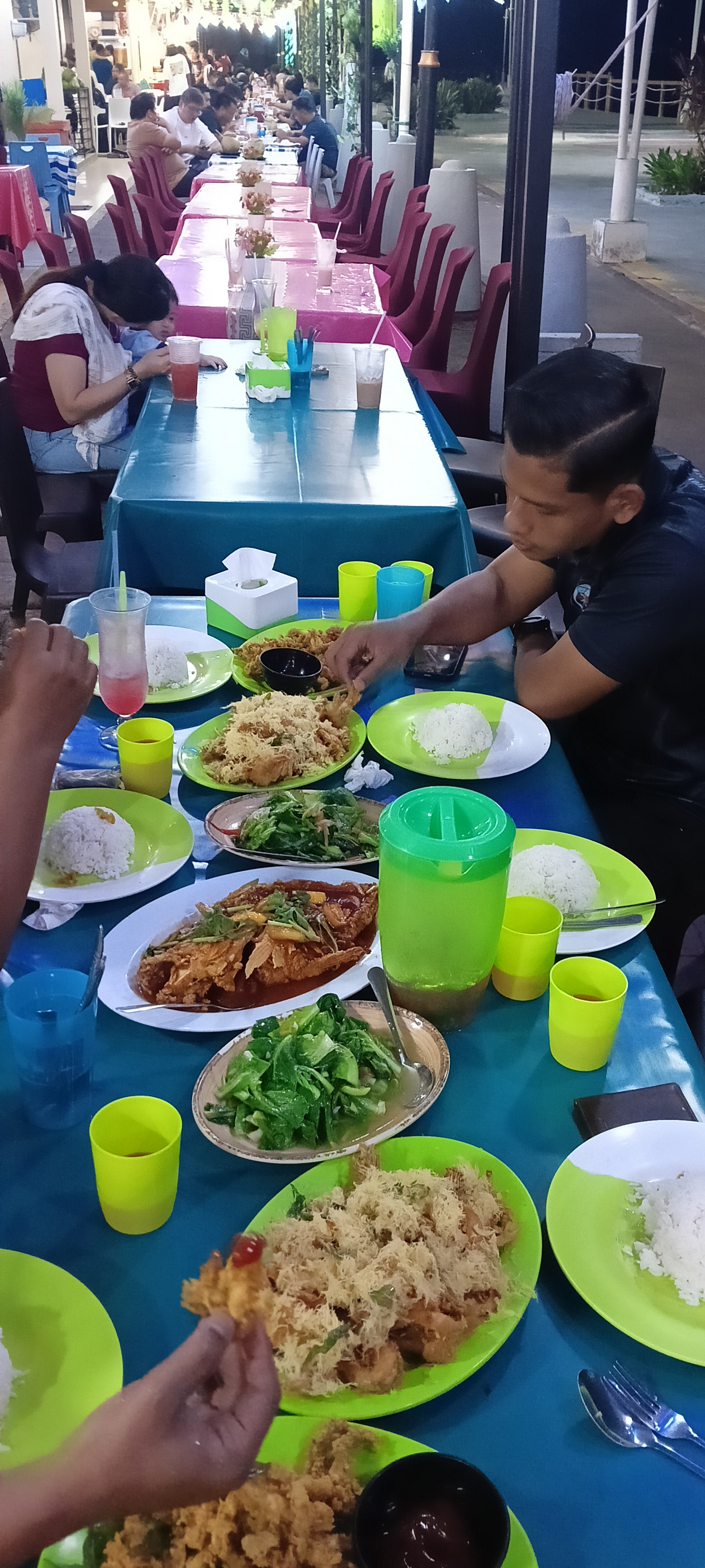 Gambar 15 Pasar Kraftangan Kota Kinabalu, Sabah